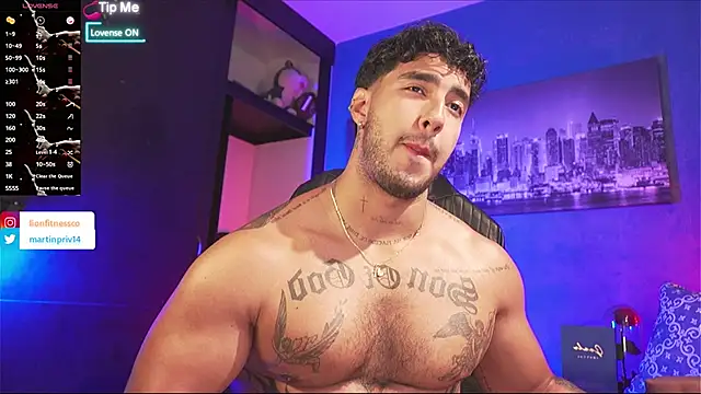 JACOB MARTINS online show from December 1, 7:50 pm