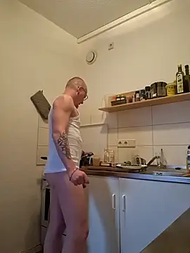 Maiki82 online show from January 7, 9:32 am