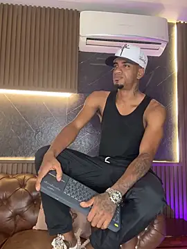 AaronCruz  online show from February 27, 11:58 pm