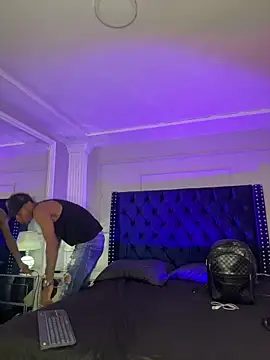 AaronCruz  online show from February 26, 2:02 am