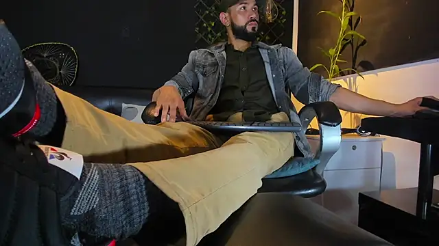 alessandro wye online show from February 13, 4:41 am