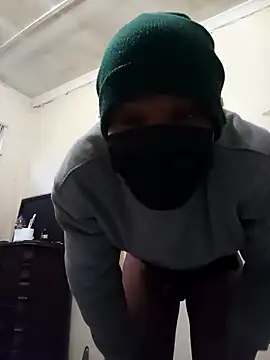 Snapshot of izinjamfee2 chatting on September 24, 1:42 pm izinjamfee2 online show from September 24, 1:42 pm