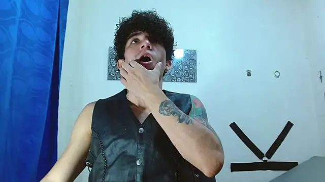 targuerian22 online show from December 22, 3:33 am