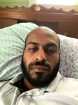 islandvybee55 online show from November 18, 3:49 pm