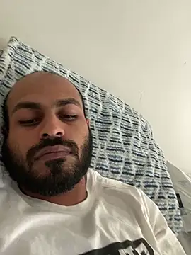 Snapshot of islandvybee55 chatting on January 12, 8:36 pm islandvybee55 online show from January 12, 8:36 pm