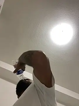 Snapshot of islandvybee55 chatting on March 14, 4:43 am islandvybee55 online show from March 14, 4:43 am