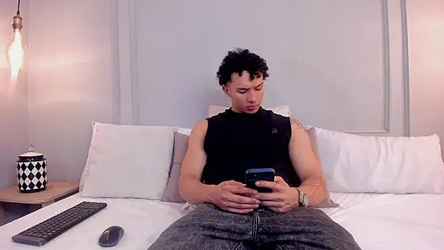 Dominick star online show from December 20, 6:42 am