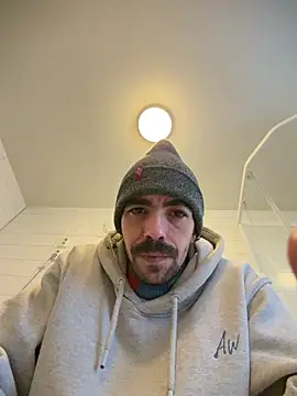 wolfwhite95 online show from March 11, 1:29 pm