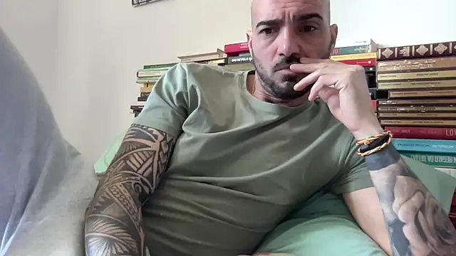 alessandromori91 online show from April 6, 11:11 am