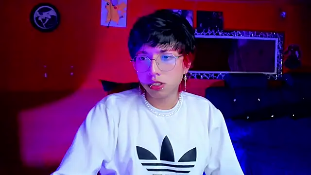 Snapshot of AnggelONfiree chatting on February 16, 6:10 am AnggelONfiree online show from February 16, 6:10 am