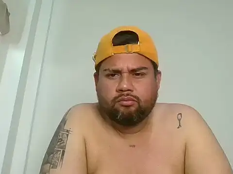 GABRIELGARCIA1313 online show from June 1, 6:19 pm