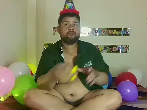 GABRIELGARCIA1313 online show from July 13, 10:11 pm