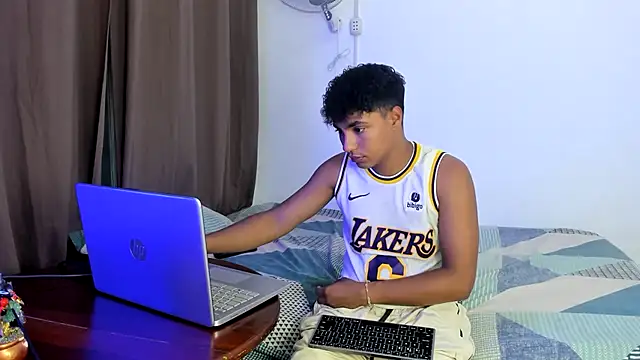 jonmaykolrose online show from January 13, 11:38 pm