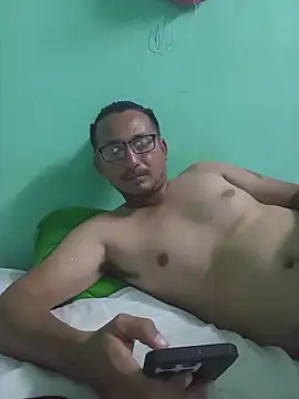 Andresguz35 online show from November 18, 2:48 am