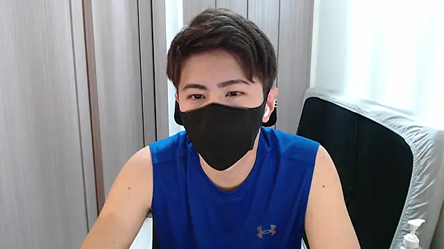 Snapshot of ryota_kkk chatting on January 6, 2:14 pm ryota kkk online show from January 6, 2:14 pm