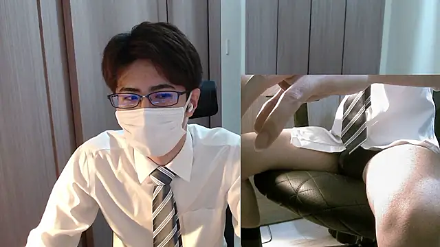 Snapshot of ryota_kkk chatting on September 30, 10:52 am ryota kkk online show from September 30, 10:52 am