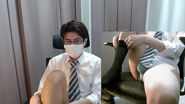 Snapshot of ryota_kkk chatting on September 25, 2:16 pm ryota kkk online show from September 25, 2:16 pm