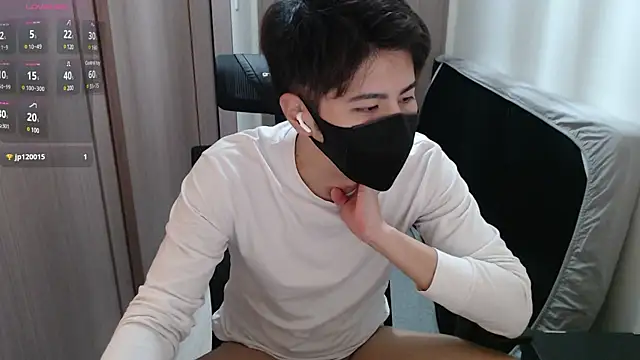 Snapshot of ryota_kkk chatting on December 9, 2:29 pm ryota kkk online show from December 9, 2:29 pm