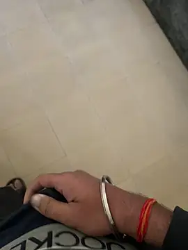 Snapshot of gsv2869 chatting on December 11, 4:51 am gsv2869 online show from December 11, 4:51 am