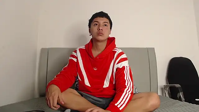 alex-lover online show from March 28, 6:41 pm