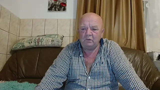 fullballs6 online show from September 19, 2:12 am