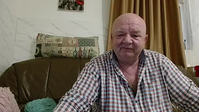 fullballs6 online show from March 27, 3:32 am