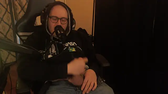 chicostick413 online show from March 28, 10:54 pm