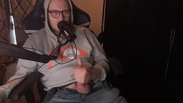 chicostick413 online show from April 4, 9:12 pm