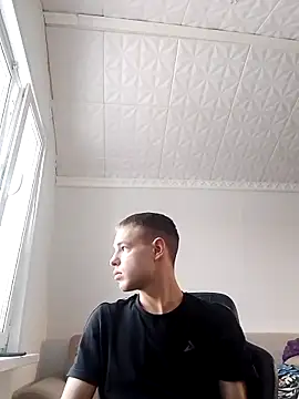 Snapshot of pretty_roman chatting on February 18, 11:44 am pretty roman online show from February 18, 11:44 am