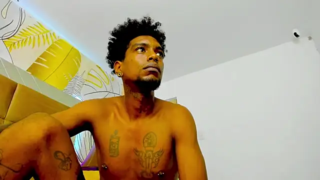 Snapshot of bigblackhotx1 chatting on September 10, 10:25 am bigblackhotx1 online show from September 10, 10:25 am