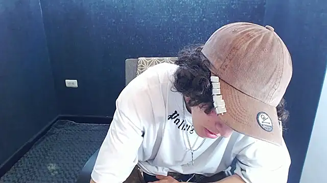 Kerverr  online show from November 6, 3:04 pm