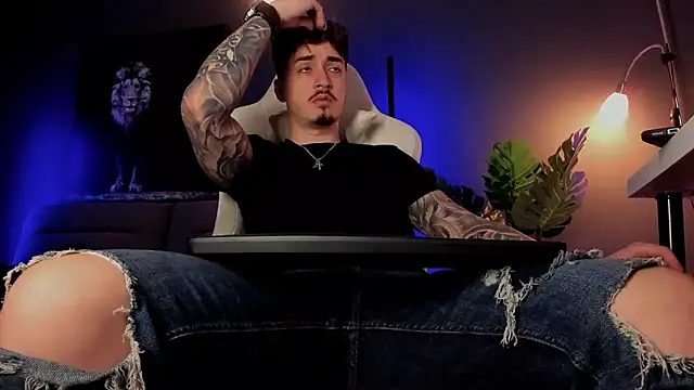 uptomatty online show from April 18, 7:43 am