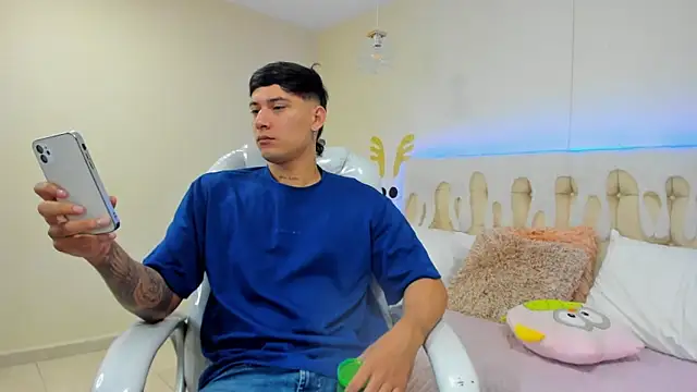 Damian23   online show from December 19, 12:45 pm