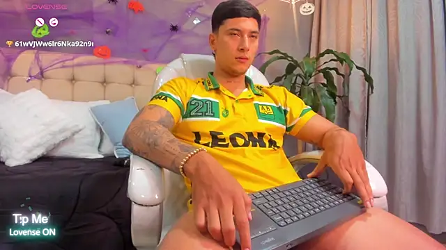 Damian23   online show from October 3, 10:20 am