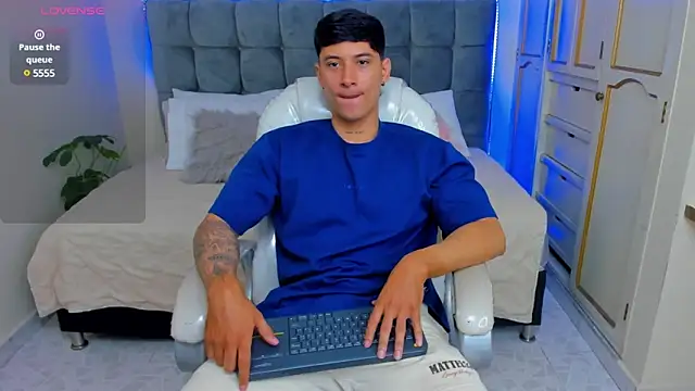 Damian23   online show from March 18, 1:01 pm