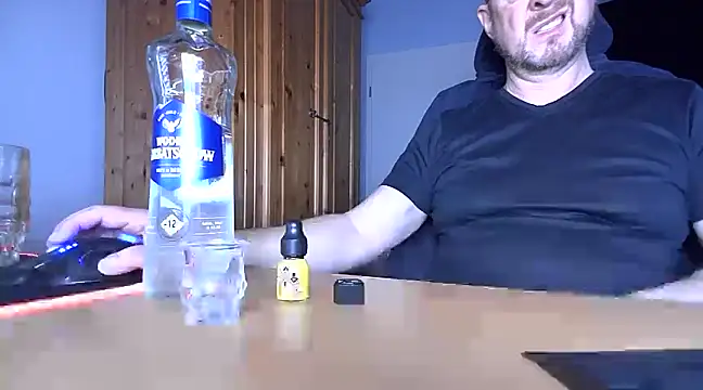 Snapshot of Tom_PP_cgn chatting on January 7, 11:56 pm Tom PP cgn online show from January 7, 11:56 pm