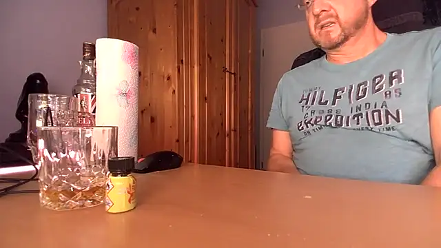 Snapshot of Tom_PP_cgn chatting on September 15, 11:28 pm Tom PP cgn online show from September 15, 11:28 pm