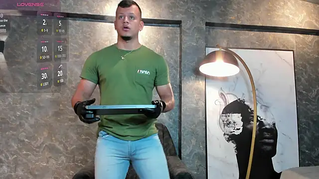 Alex towers online show from December 4, 9:13 pm