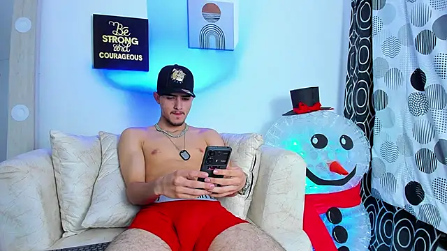 PhilipRich online show from December 11, 1:39 am