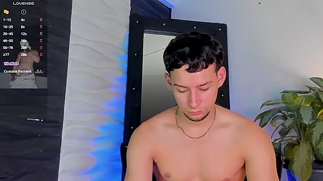 JadeSmiith  online show from January 17, 12:02 am