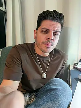 mikehardick87 online show from May 16, 1:47 am
