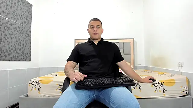 simookeler online show from April 16, 9:50 pm