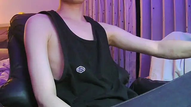 Ray175oo online show from July 11, 3:03 pm
