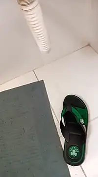 Snapshot of lobomisterioso13 chatting on March 1, 10:34 am lobomisterioso13 online show from March 1, 10:34 am