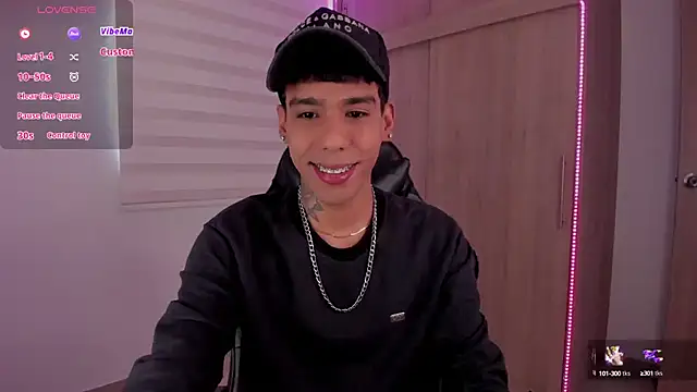 aldrinwhite online show from January 13, 1:49 pm