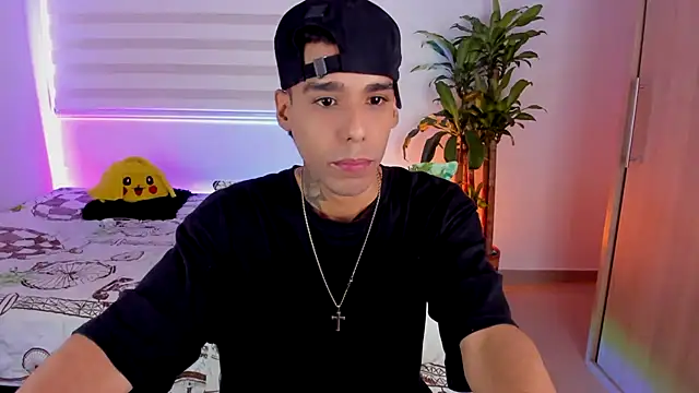 aldrinwhite online show from October 15, 8:49 pm