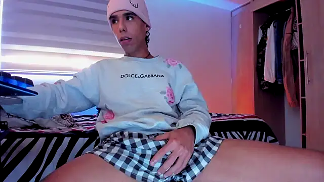 aldrinwhite online show from December 21, 8:50 pm