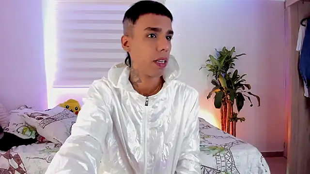 aldrinwhite online show from September 14, 5:37 pm