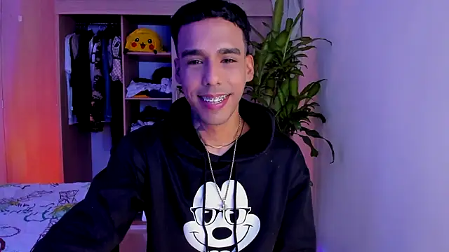 aldrinwhite online show from November 19, 4:51 pm