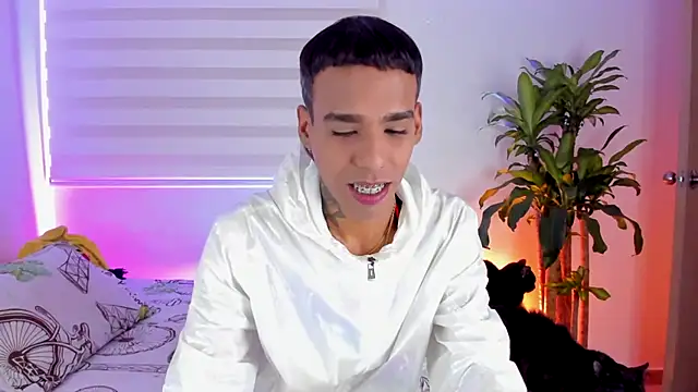 aldrinwhite online show from September 27, 7:23 pm